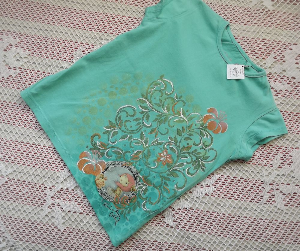 Rovné tričko ručně dekorované s panenkou Santoro, šablonování, lepení - velikost 104 délka 40cm, šířka 32cm