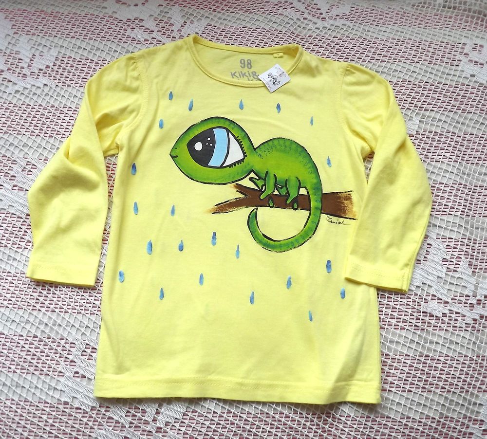 Zelený chameleon na žlutém dívčím tričku - velikost 98