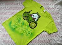Zelený malovaný traktor na zeleném bavlněném tričku velikost 134