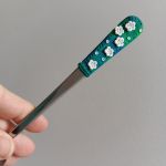 17cm dlouhá koktejlová lžička (na kávu latté) - tyrkysová s modelovanými bílými kvítky