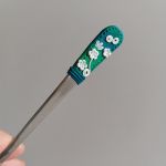 17cm dlouhá koktejlová lžička (na kávu latté) - tyrkysová s modelovanými bílými kvítky