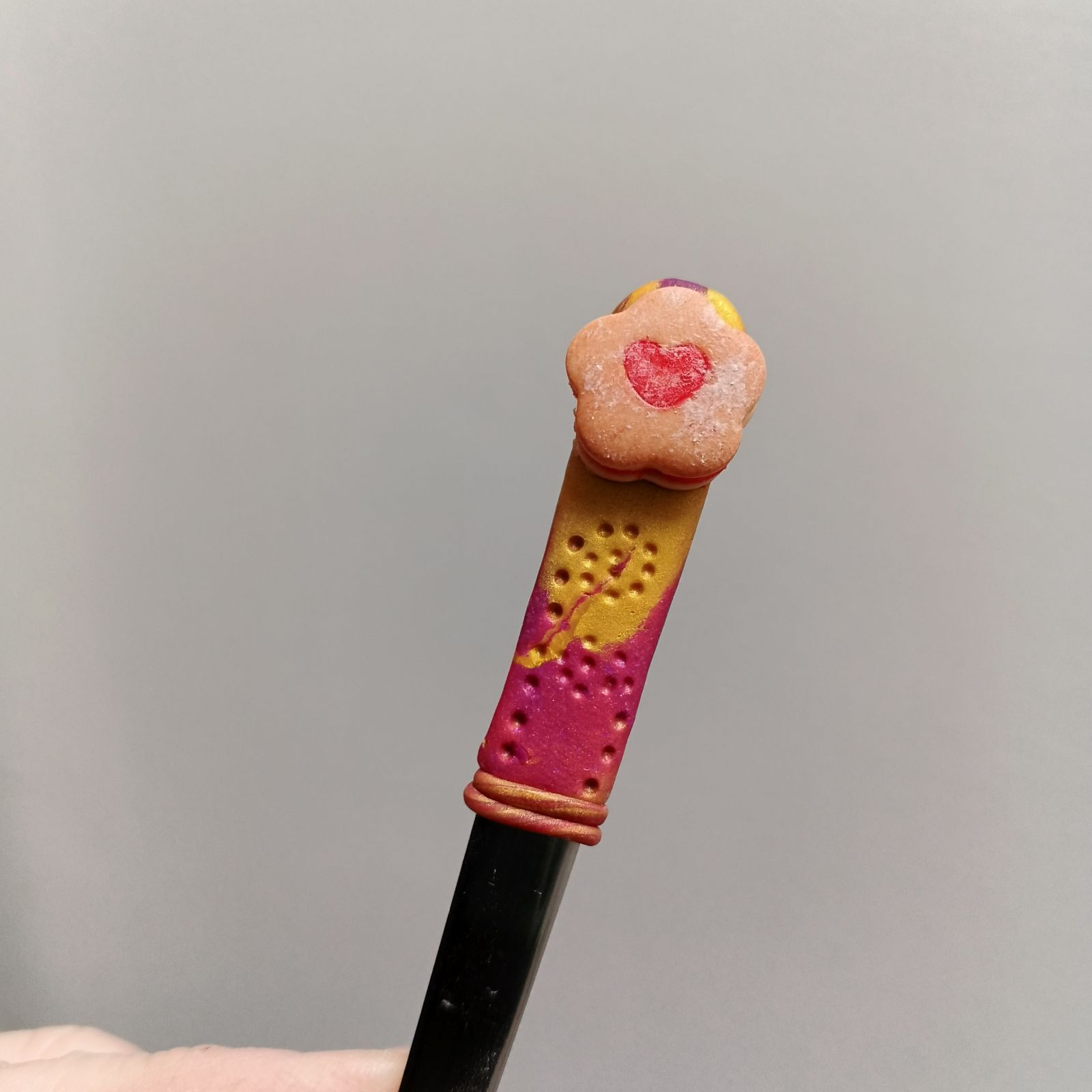 5. Čajová lžička dekorovaná lineckým cukrovím - vánoční téma - klasické slepované koláčky, srdíčka, kytičky