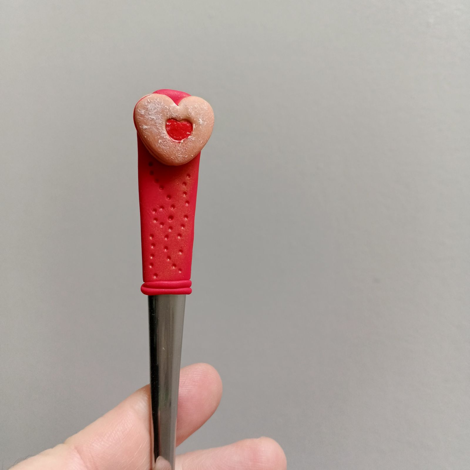 1. koktejlová - latté - lžička dekorovaná lineckým cukrovím - vánoční téma - klasické slepované koláčky, srdíčka, kytičky