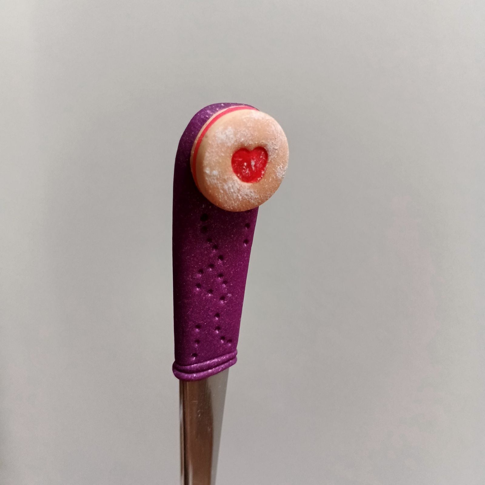 10. koktejlová - latté - lžička dekorovaná lineckým cukrovím - vánoční téma - klasické slepované koláčky, srdíčka, kytičky