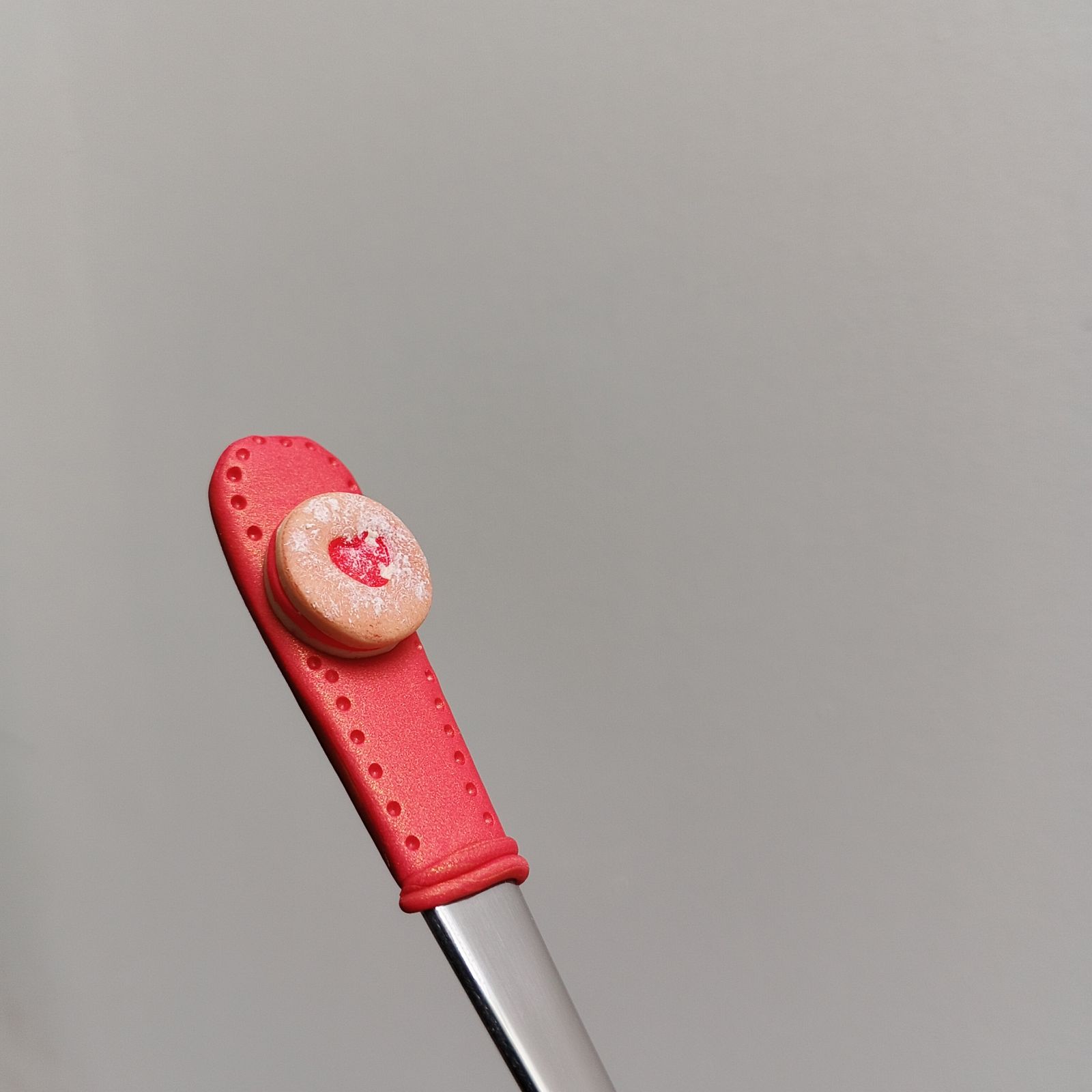 16. koktejlová - latté - lžička dekorovaná lineckým cukrovím - vánoční téma - klasické slepované koláčky, srdíčka, kytičky