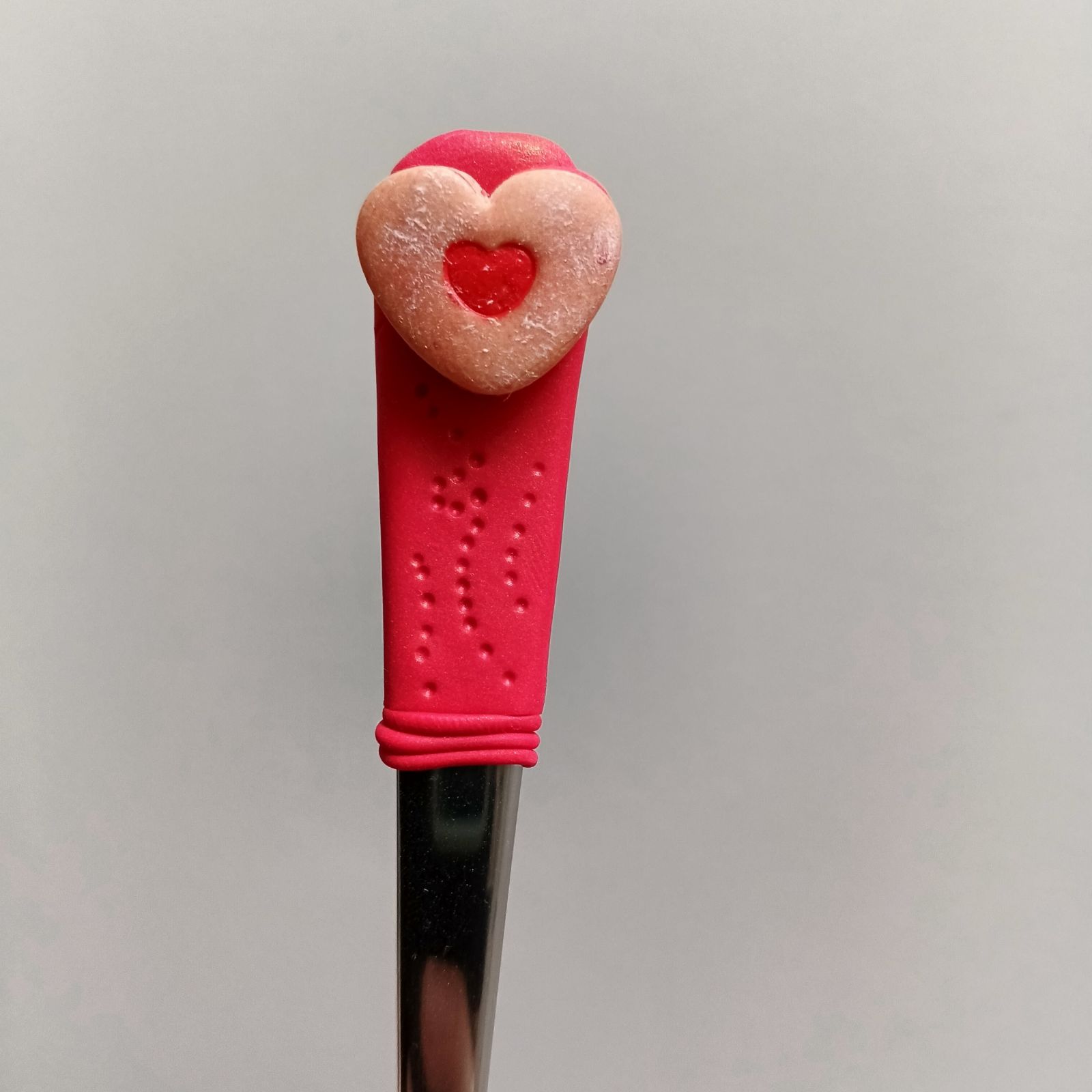 5. koktejlová - latté - lžička dekorovaná lineckým cukrovím - vánoční téma - klasické slepované koláčky, srdíčka, kytičky