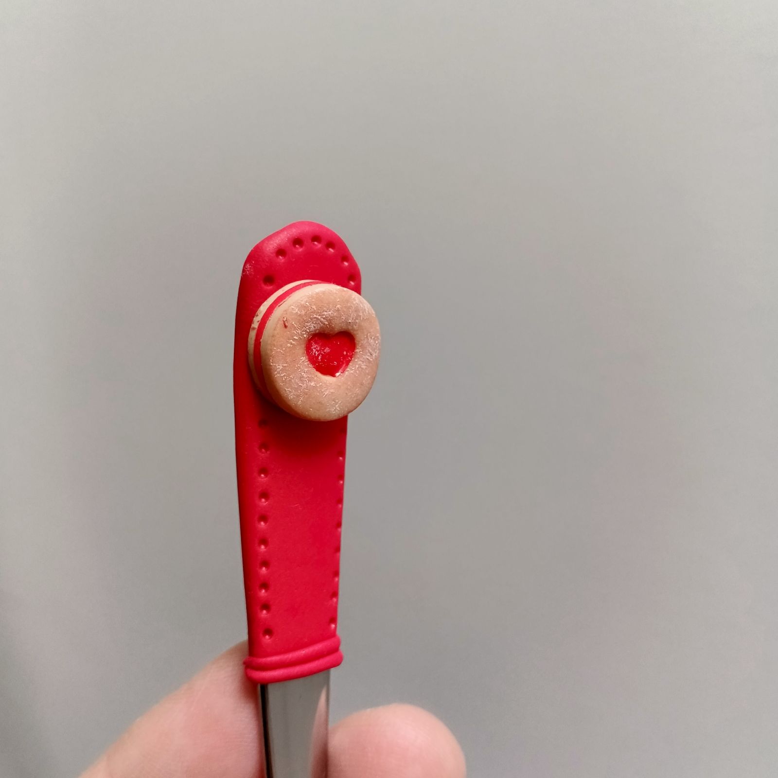 6. koktejlová - latté - lžička dekorovaná lineckým cukrovím - vánoční téma - klasické slepované koláčky, srdíčka, kytičky