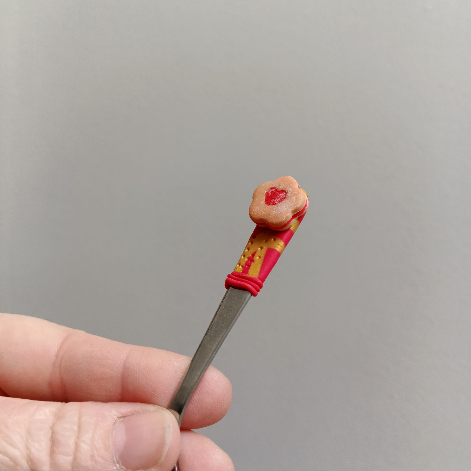 5. Mocca lžička dekorovaná lineckým cukrovím - vánoční téma - klasické slepované koláčky, srdíčka, kytičky