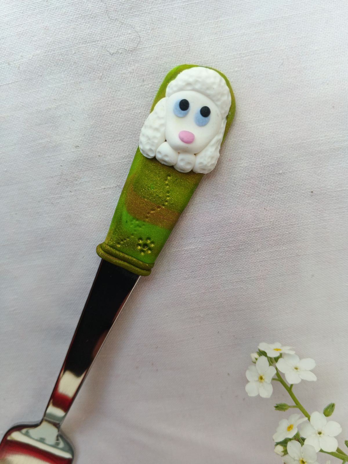Vidlička s bílým pudlem délka 16cm