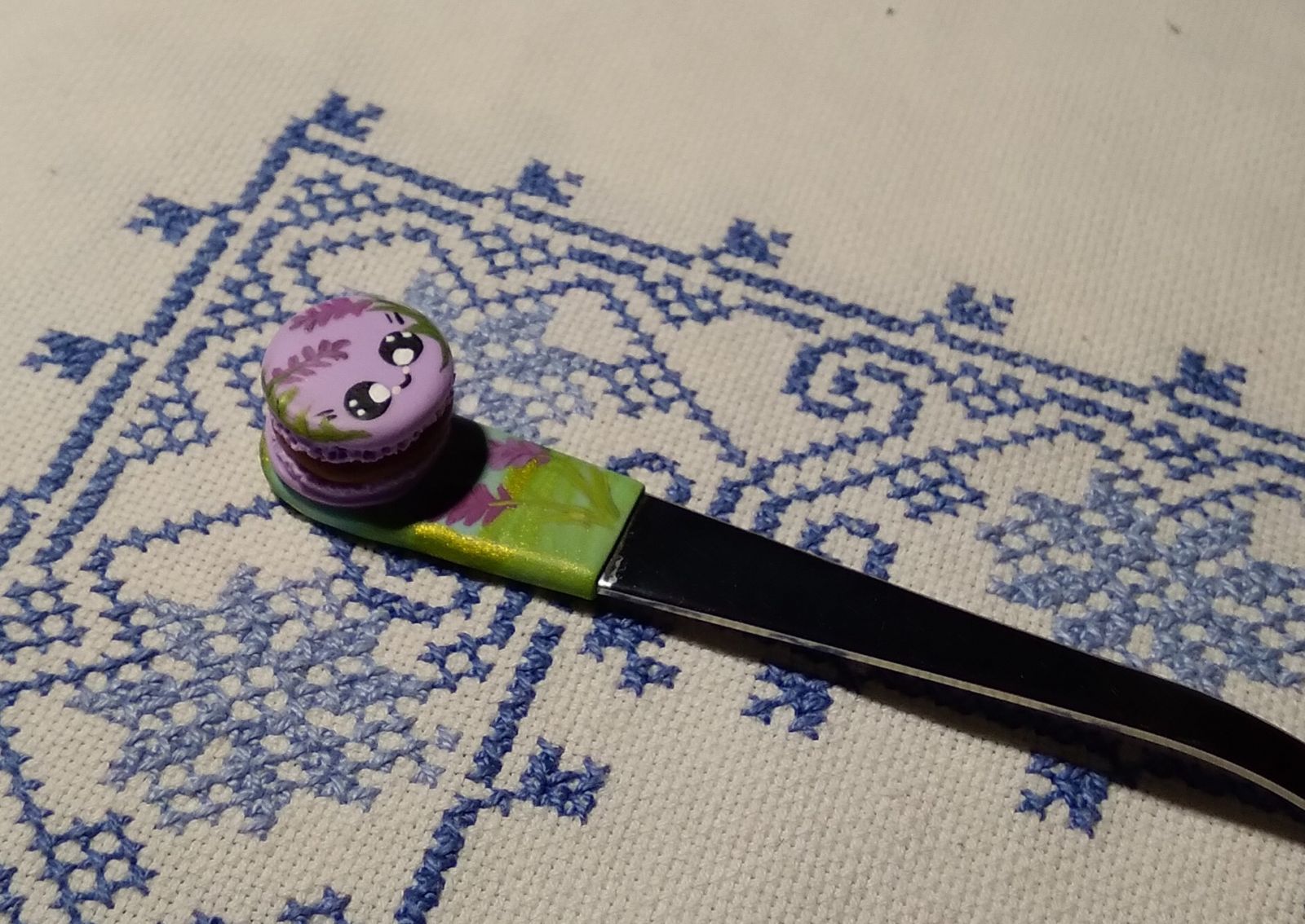 Lákavá Makronka vhodná do každé ruky, na každý stůl či talířek