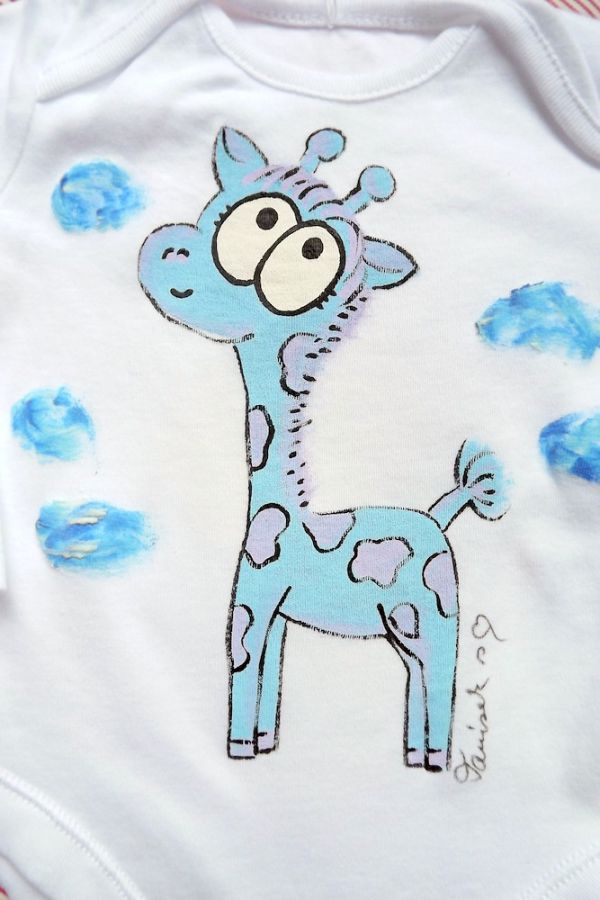 Ručně malované bílé body s dlouhým rukávem - fialovo modrá žirafa žirafka velikost 68 Veronika "Tanísek" Kocková