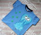 Modrý chlupatý králík - Teddy beran - Modré tričko ručně malované s krátkým rukávem 100% bavlna - velikost 104 střih unisex, čtyřlístky plastické, cute, dvojitý efekt - u krku a rukávů lemované černě Veronika "Tanísek" Kocková