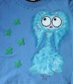 Modrý chlupatý králík - Teddy beran - Modré tričko ručně malované s krátkým rukávem 100% bavlna - velikost 104 střih unisex, čtyřlístky plastické, cute, dvojitý efekt - u krku a rukávů lemované černě Veronika "Tanísek" Kocková