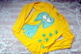 Modrý chlupatý králík - Teddy beran - Žluté tričko ručně malované s dlouhým rukávem 100% bavlněna - velikost 140 střih unisex, čtyřlístky plastické, cute Veronika "Tanísek" Kocková