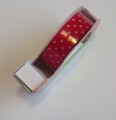 Červená foliová lepicí páska potisk bílé drobné puntíky - pro tvorbu přání (cardmaking). scrapbook, výrobu dekorací. 10metrů, trhací zoubky. izolepa