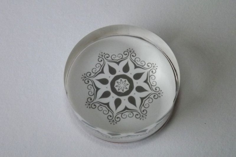 Květinová Mandala - Gumové razítko na akrylovém štočku. Vhodné jako hlavní motiv i na pozadí velmi jemné detaily, ornament, květina. Vhodná například pro scrapbook, cardmaking