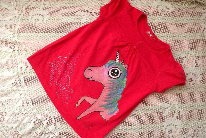 Opalizující jednorožec 116 - červené dívčí tričko Veronika "Tanísek" Kocková