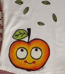 Jablíčko na tričko S - bílé triko s krátkým rukávem Veronika "Tanísek" Kocková