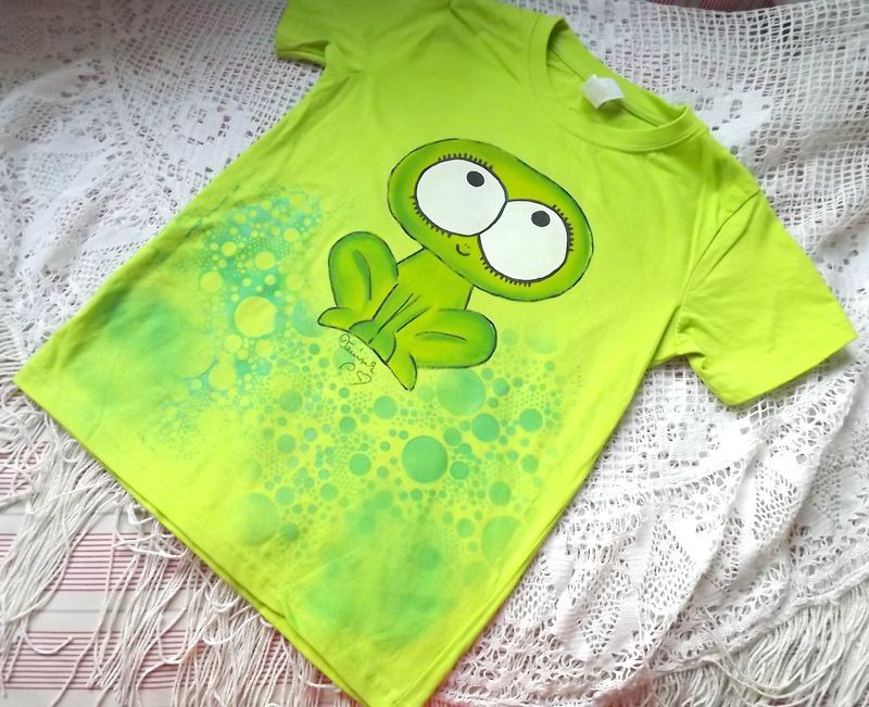 ručně malované tričko se zelenou žábou velikost 134